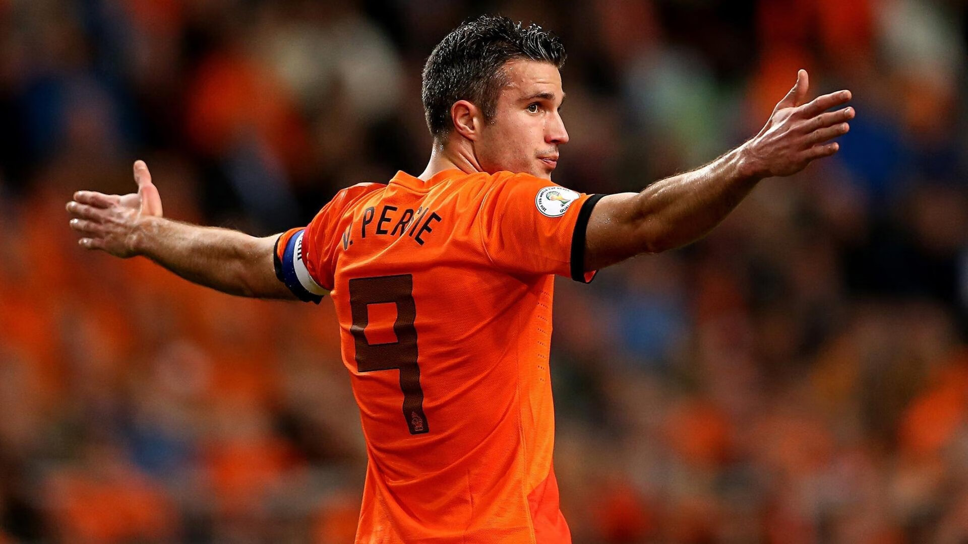 拉恩:他是全黑队进攻中的闪电,每一次带球都让对方防线紧张,拉恩vs科尔雷恩