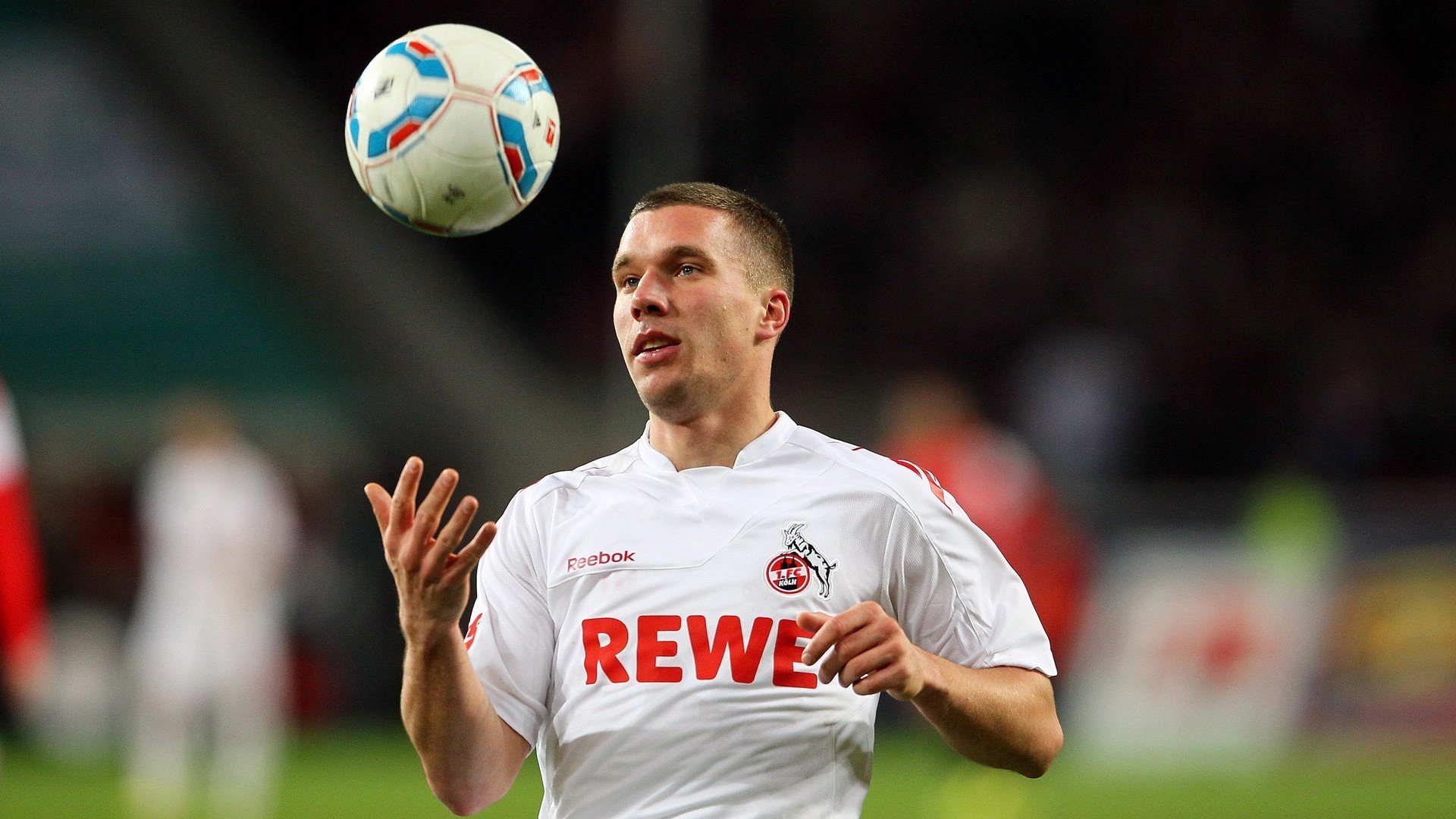 法甲中场狂欢：传球、突破、射门的精彩表现，法甲中场狂欢_传球,突破,射门的精彩表现是什么